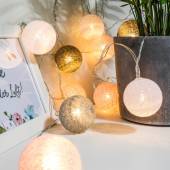 LED Lichterkette mit 10 Kugeln 50mm rosa-grau-weiß COTTON BALLS mit TIMER Batteriebetrieb